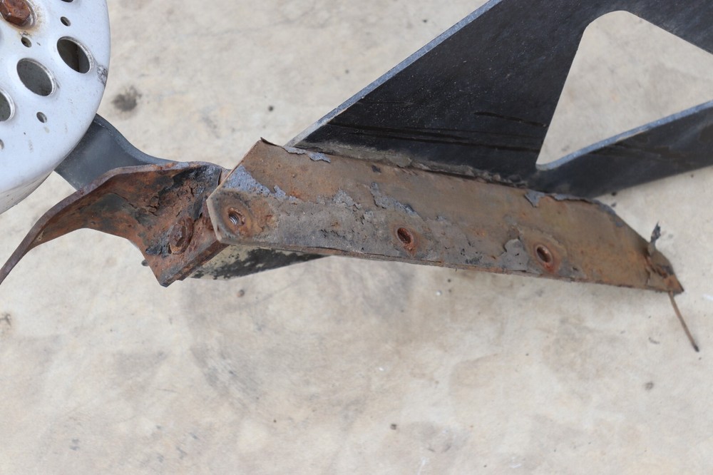 1996-2010 KENWORTH T2000 LEFT DRIVER SIDE FAIRING STEP FRAME OEM