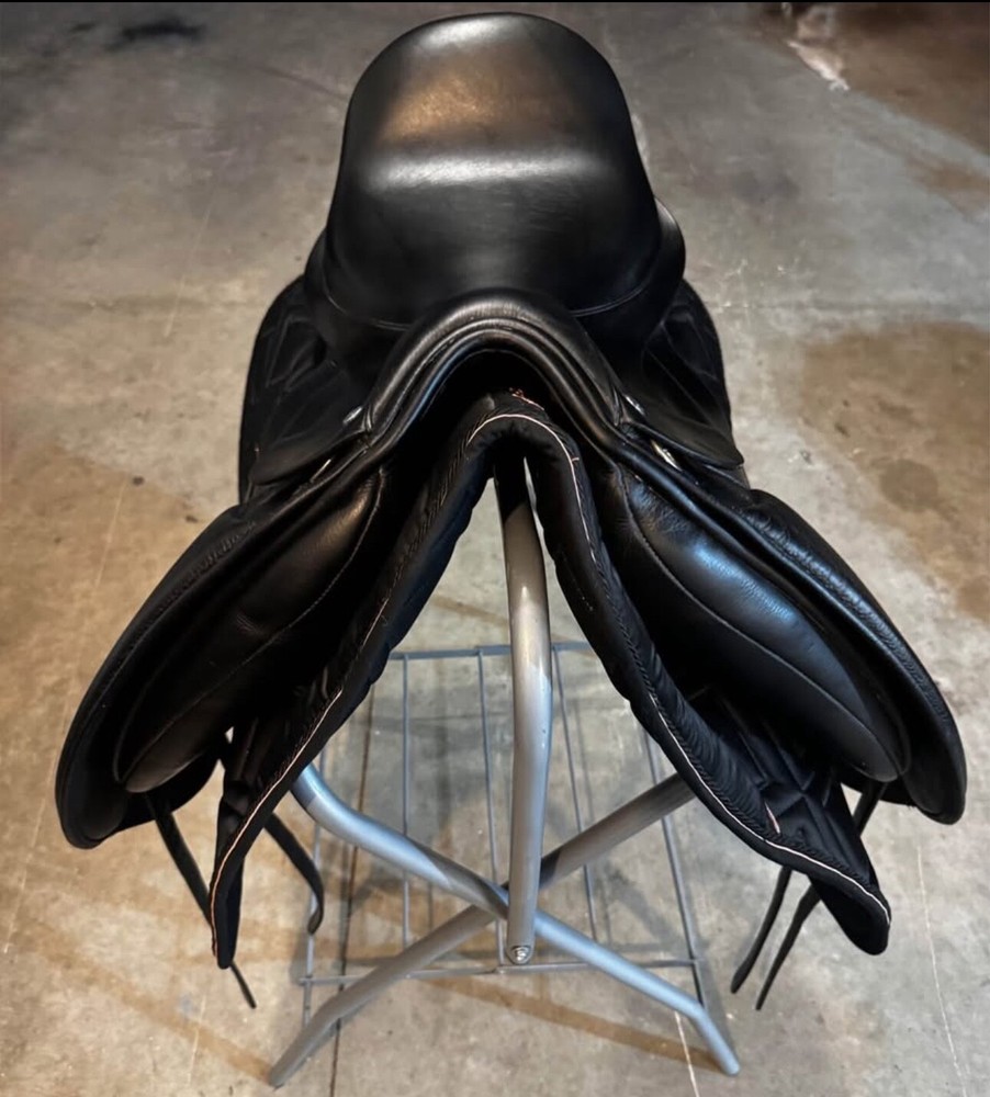 frank baines custom dressage saddle