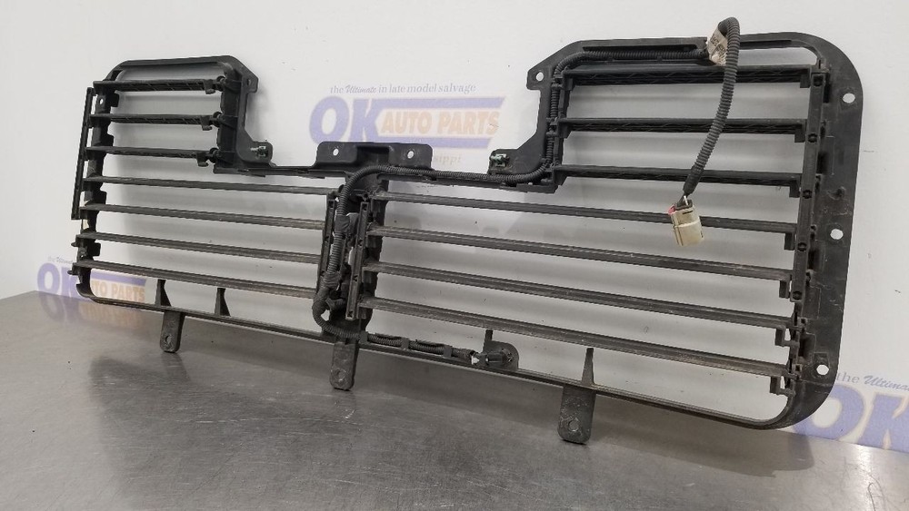 18 CHEVY SILVERADO 1500 5.3L AIR SHUTTER ASSEMBLY