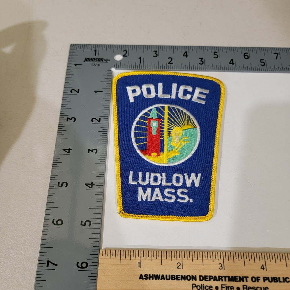 LE9b6 Police patch Massachusetts Ludlow