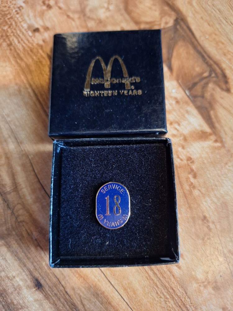 MCDONALD'S EMPLOYEE---18 YEAR PIN