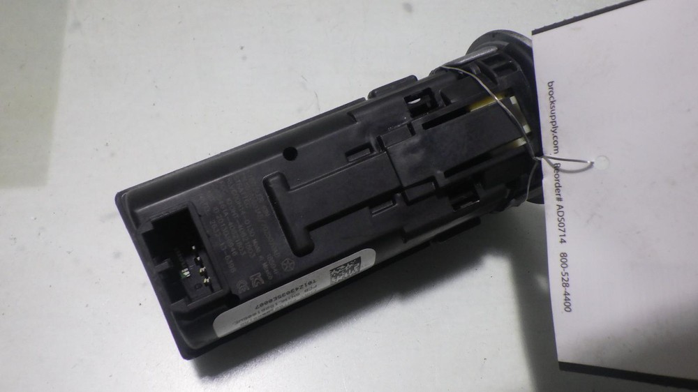 16 CHRYSLER 200 Push button ignition 68185801AB