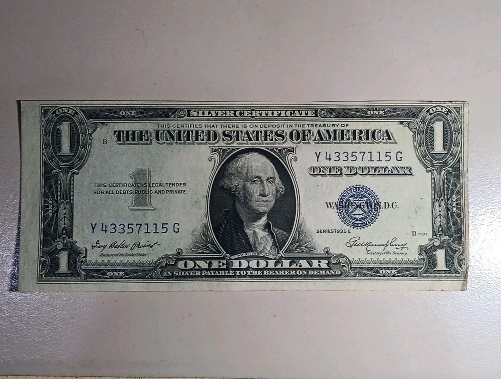 Nice 1935-E One Dollar $1 Silver Certificate great note for collectors !! 115G