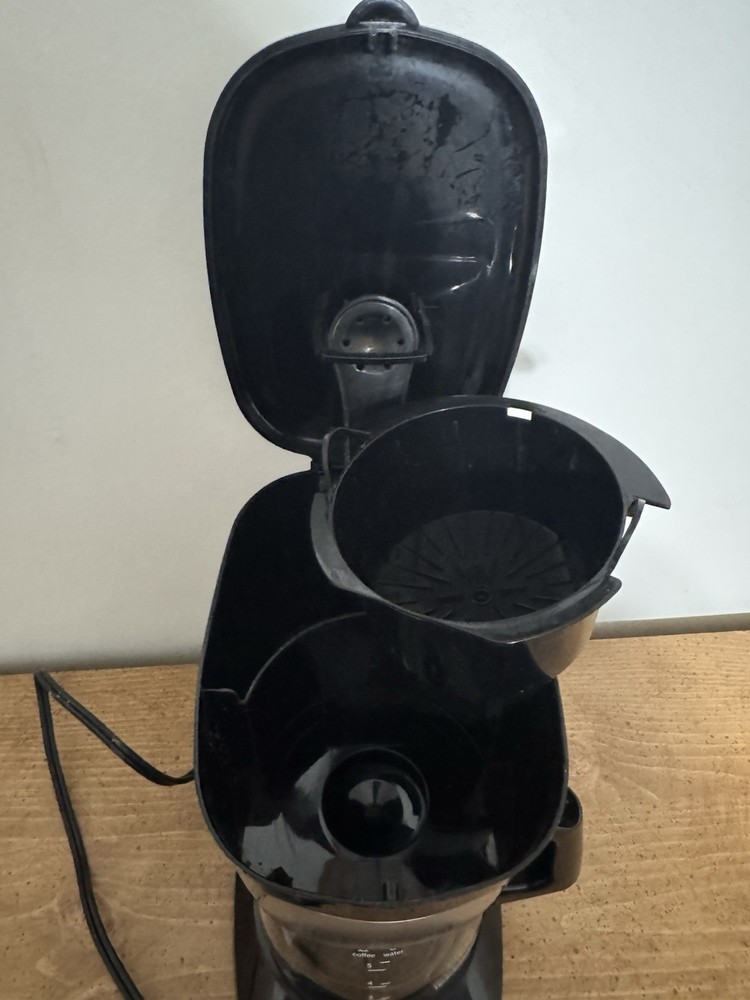 BLACK+DECKER CM0555B 5-Cup Coffeemaker - Black