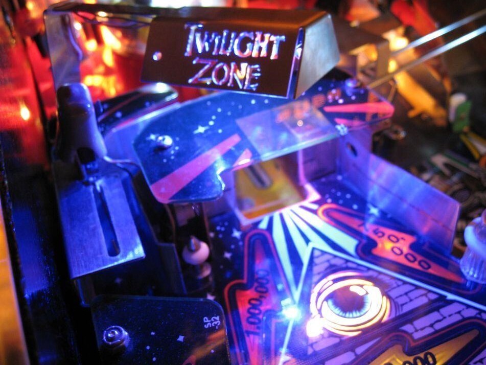 TWILIGHT ZONE PINBALL MOD CUSTOM MINI PLAYFIELD LAMP