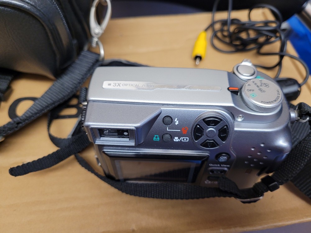 Olympus C-4000 Digital Camera