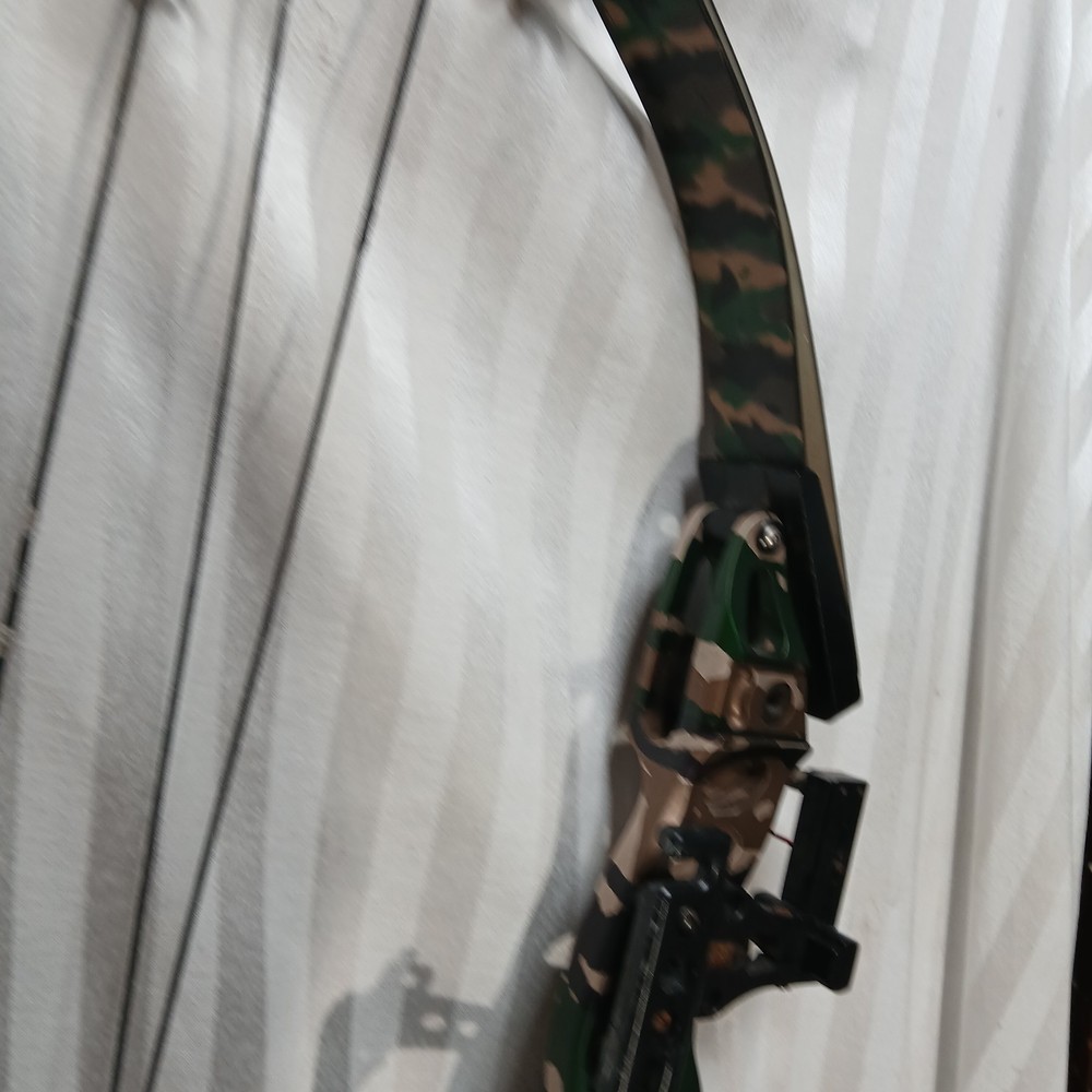 Hoyt Excel Right Handed Compound Bow Fully Loaded! Nice Extras