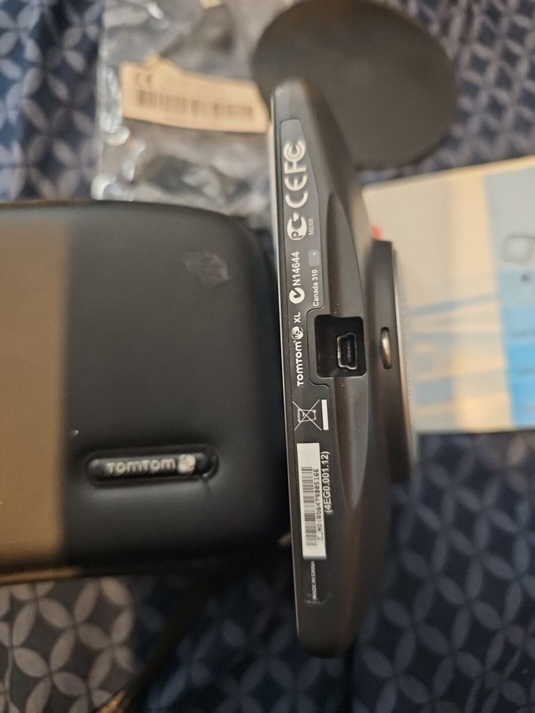 TOMTOM XL GPS UNIT N14644 Untested