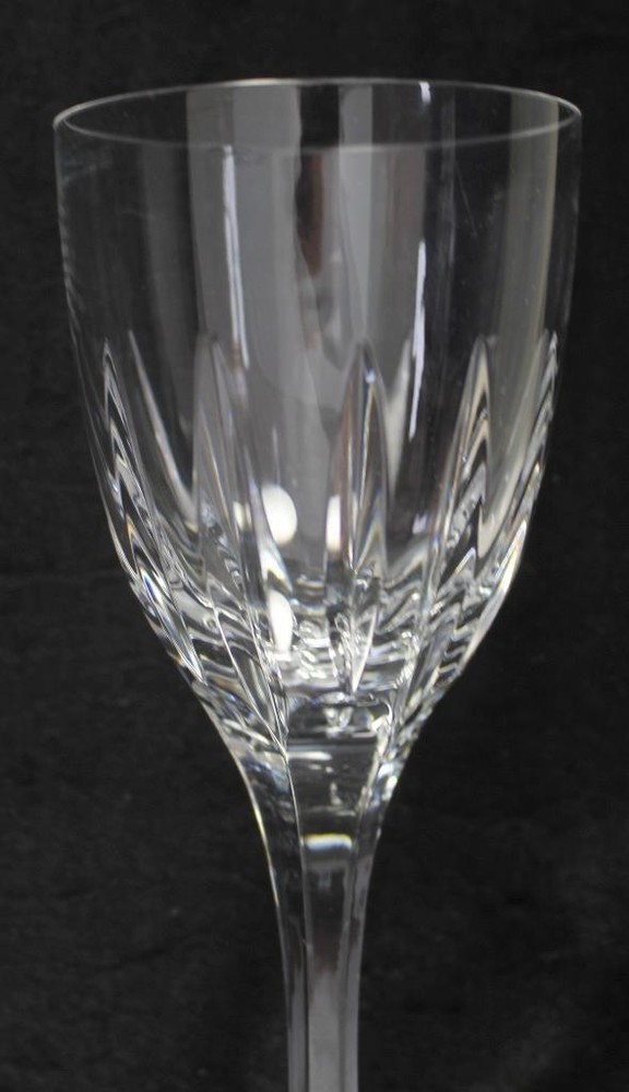 Atlantis Castelo Cut Crystal Wine Glass
