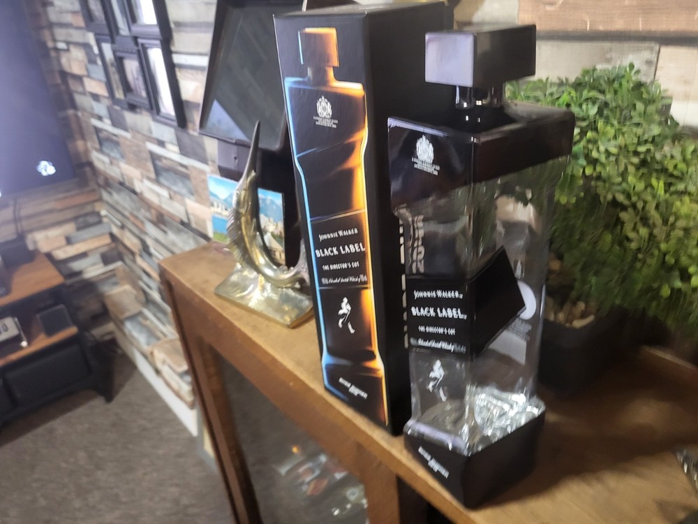 Blade Runner jw whiskey 2049 EMPTY Bottle mint condition.