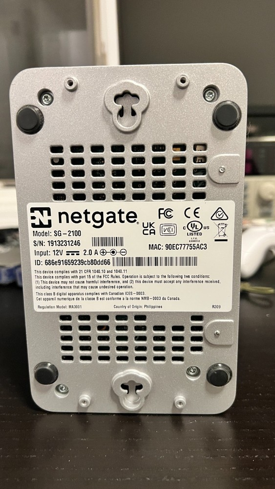 NETGATE 2100 Base PFSENSE+ SECURITY GATEWAY (Router, VPN, Firewall)