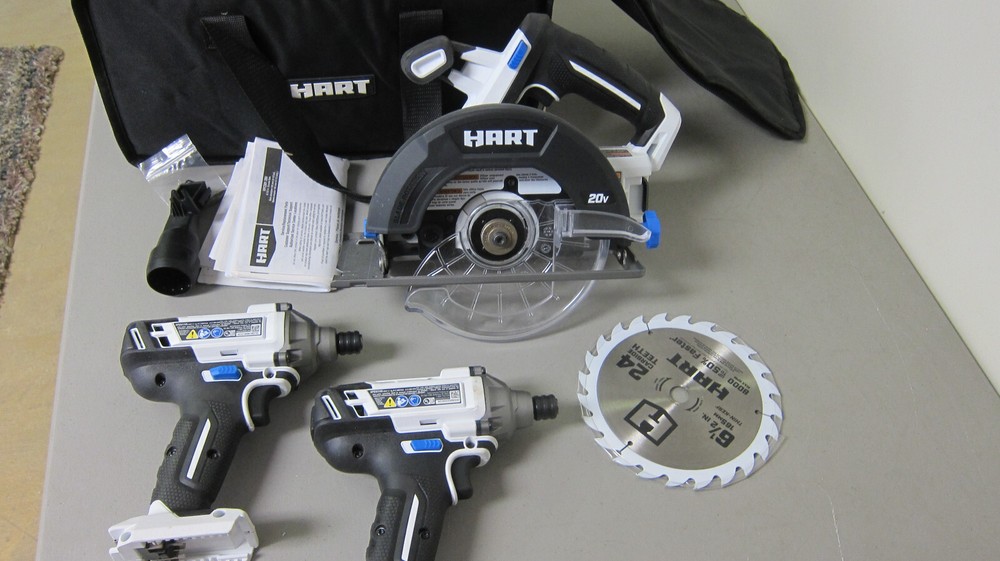 HART 3 PC COMBO KIT , 2 - 1/4" DRILL DRIVERS, 1- 6-1/2 " CIRCULAR SAW