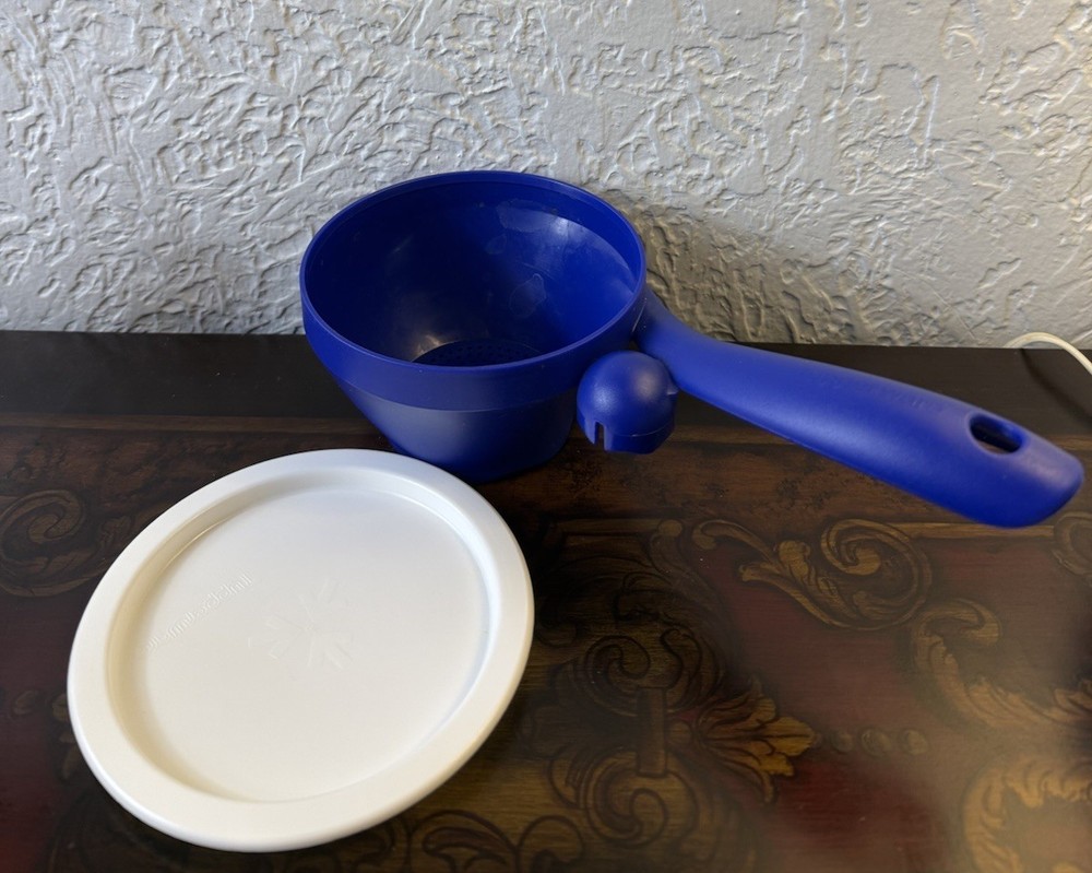Rare Vintage Tupperware Mini Colander Strainer With Lid #4476A Blue