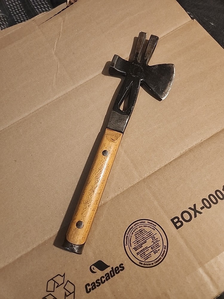Bridgeport Tomahawk Crate Hammer Axe Hatchet No. 99 Nail Puller Tool Vintage