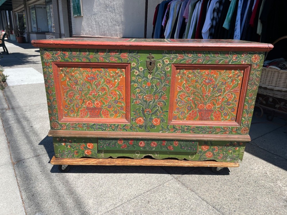 Hand Painted Trunk Romanian Fold Art 1910