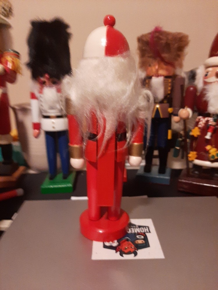 10" WOODEN NUTCRACKER !