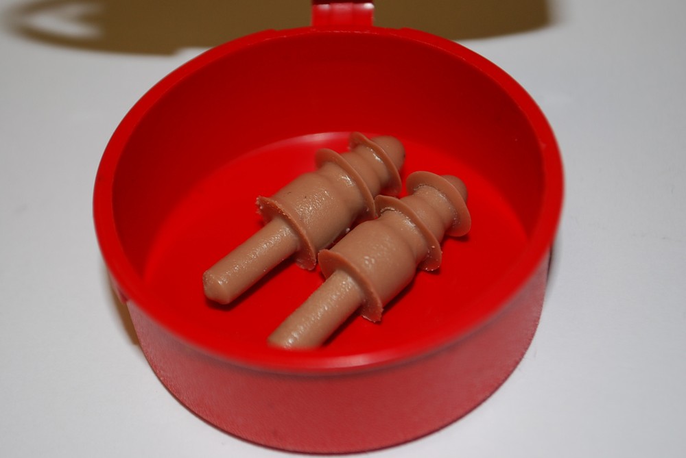 Willson Sound Silencer Ear Plugs 26 Decibels Red Case Assorted Quantities S6375