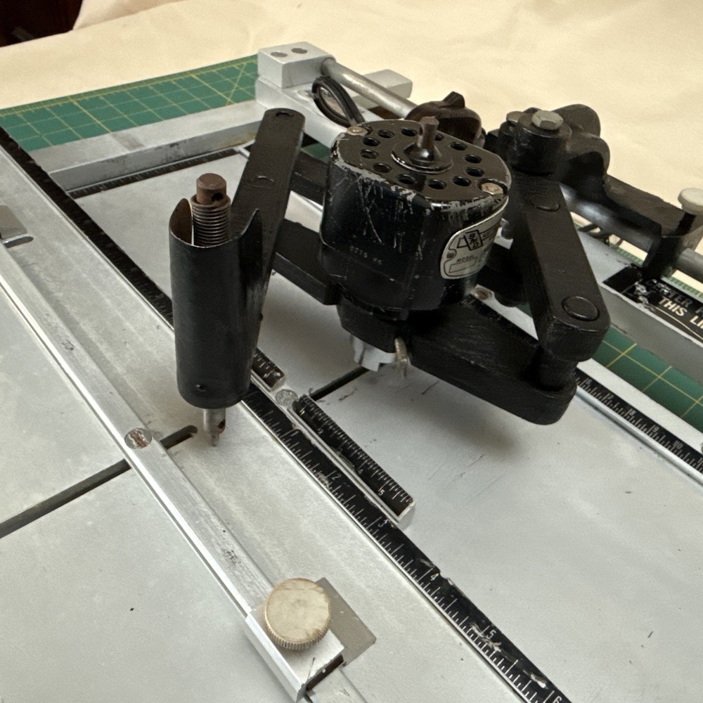 Scott SM-300 pantograph engraving machine