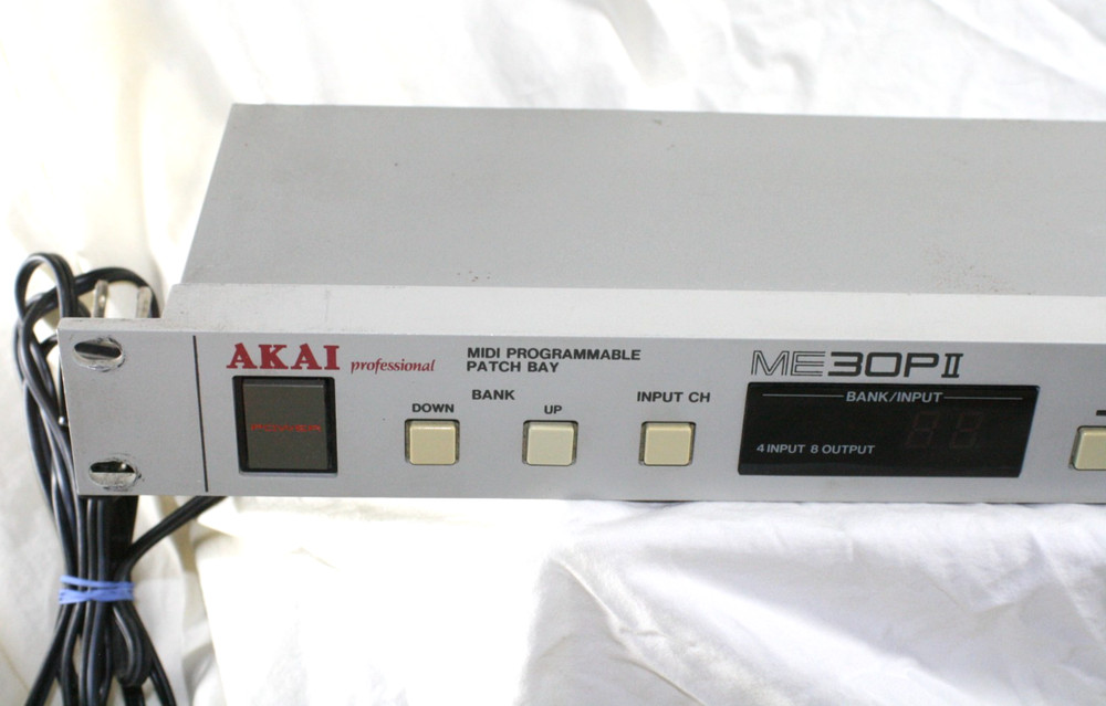 Akai ME30P II Midi Patch bay - Studio Rack Mount - Nice