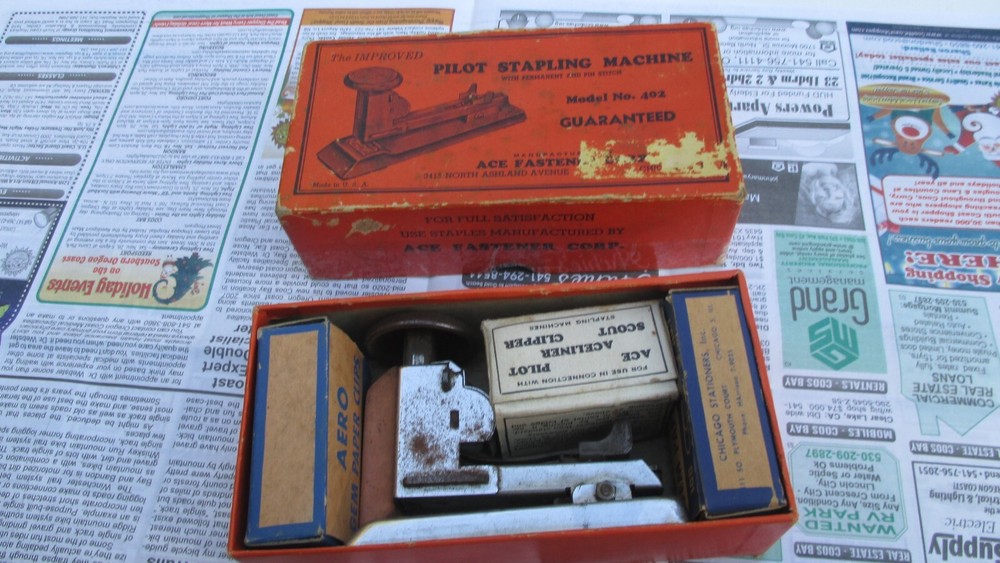 Vintage Pilot Stapling Machine Stapler Model 402   PLUS