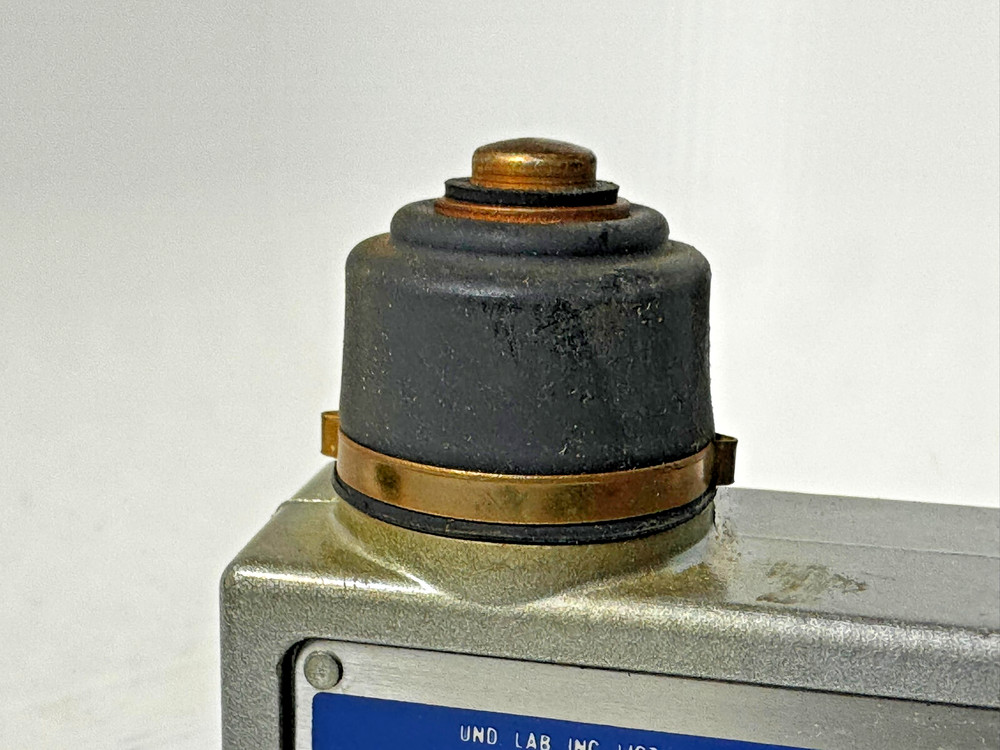 MICRO SWITCH BZV-2RN2 HONEYWELL LIMIT SWITCH - NEW OPEN BOX