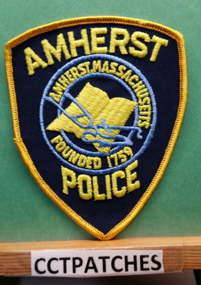 AMHERST, MASSACHUSETTS POLICE SHOULDER PATCH MA