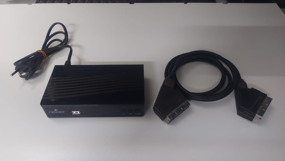 Fenner Digital Terrestrial Decoder With Remote Control