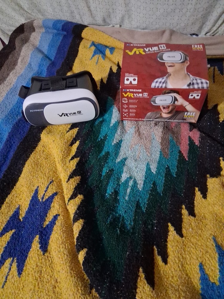 Xtreme VR Vue II Virtual Reality Viewer Headset with Box