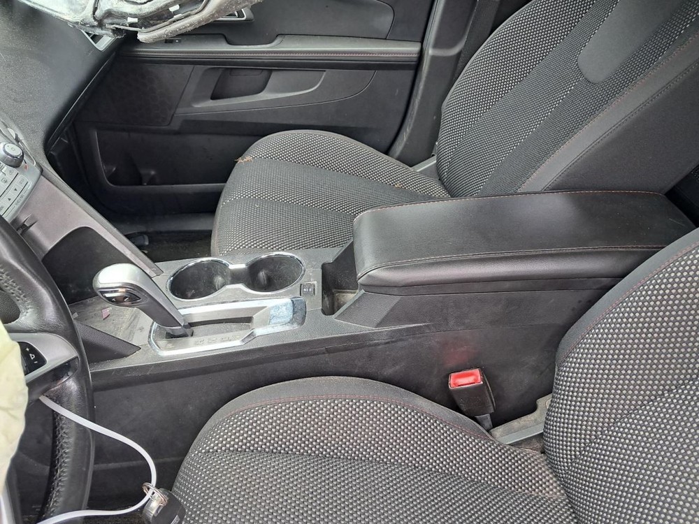 EQUINOX 2011 Glove Box 4744678