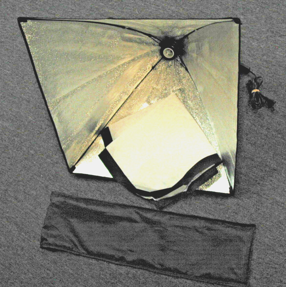 PBL Studio Photo Light 23" x 23" Umbrella/Softbox w/ diffuser & Case, 120 Volt
