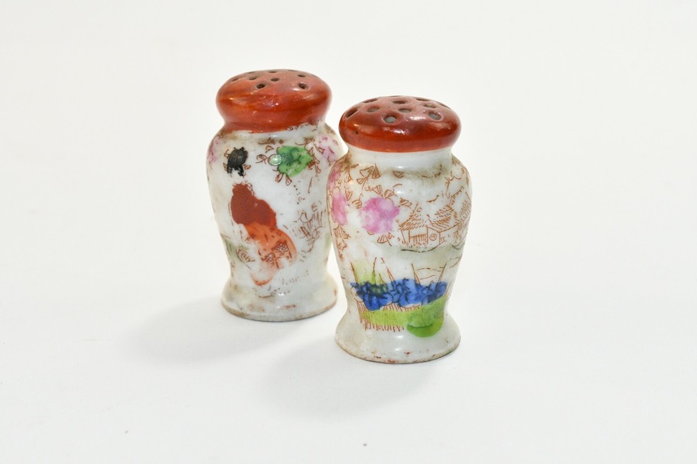 Vintage Japanese Hand Painted Ceramic Tiny Small Salt & Pepper Shakers