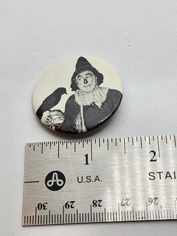 Vintage Wizard of Oz Scarecrow Pinback Button, Button-Up Co