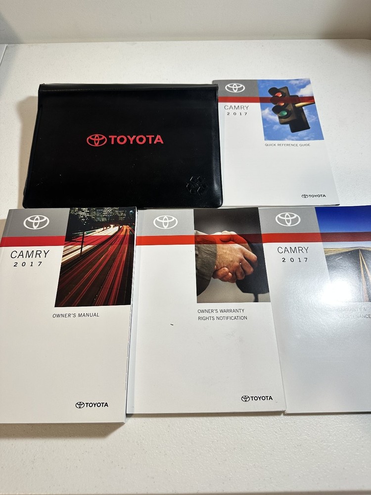 2017 Toyota Camry Owner's Manual Set
