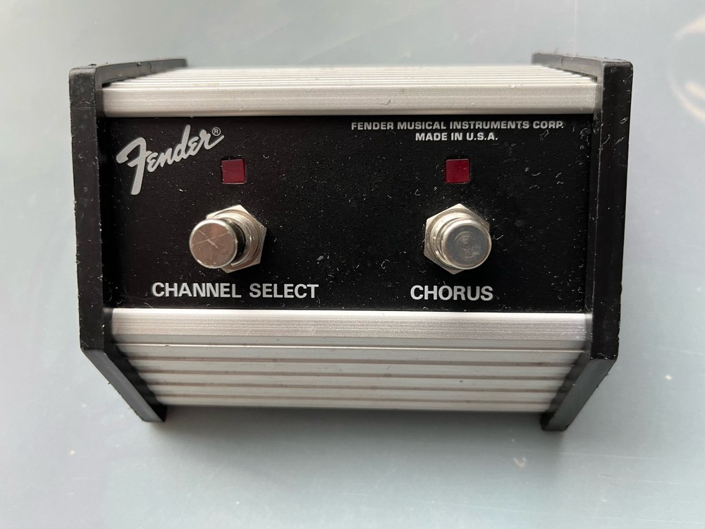 Fender Amp                                     Select/Chorus Guitar Pedal
