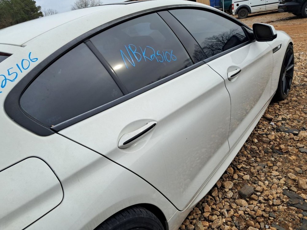 650I 2013 Glove Box 4884305