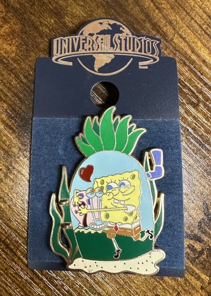 RARE 2008 Universal Studios SpongeBob & Gary Pineapple House Pin PLS READ