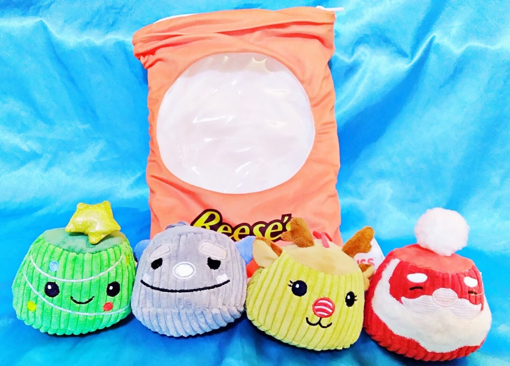 NWT Reeses Holiday Mini Ornaments 4 Set Plush Bag Set