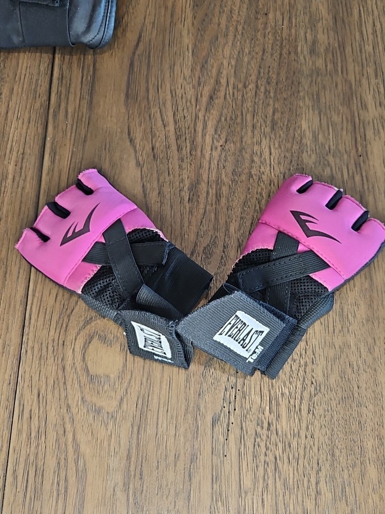 Everlast EverGel Hand Wraps (Pink, Medium)