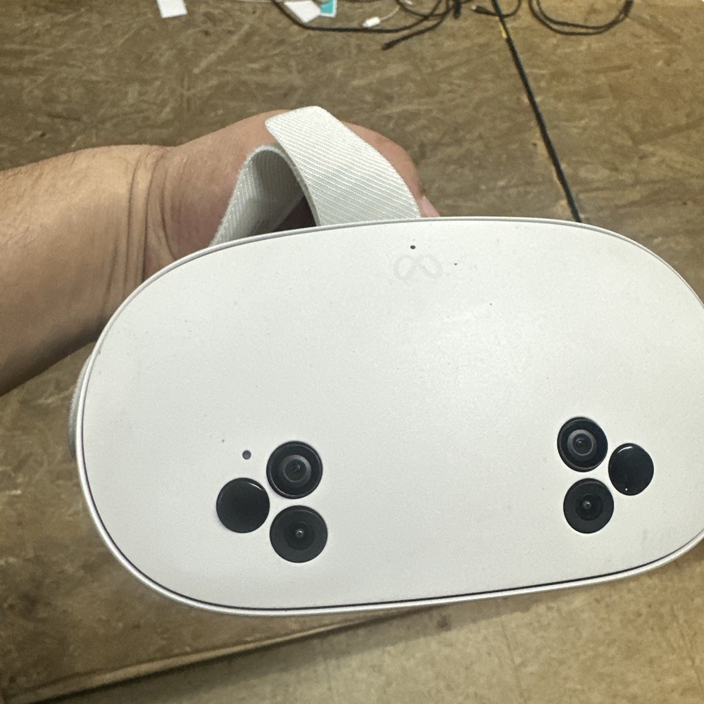 Meta Quest 3 Virtual Reality Headset Only!!!!!