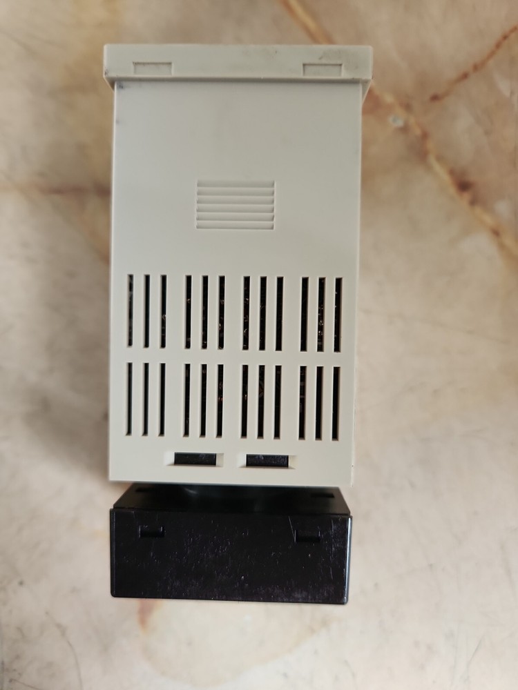 OMRON H5CN-YAN DIGITAL TIMER