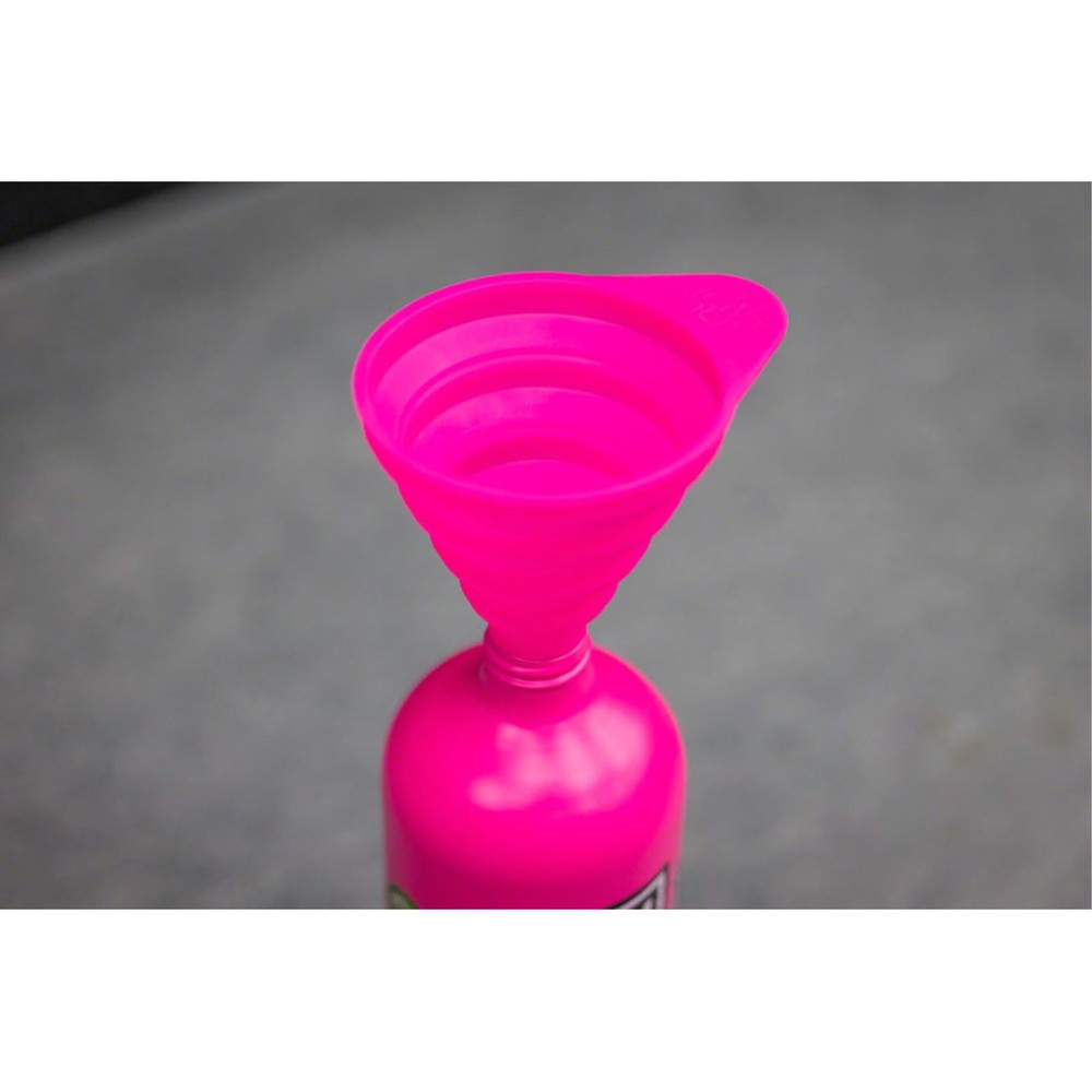 Muc-Off Collapsible Silicone Funnel 20343