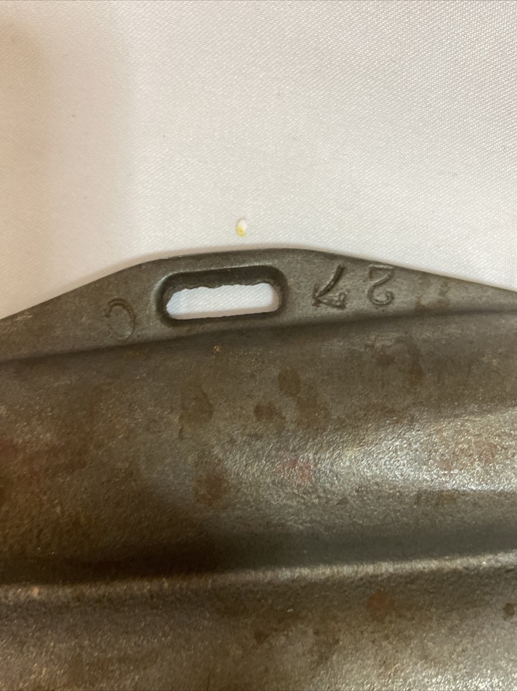 vintage cast iron corn bread pan 7 Spots