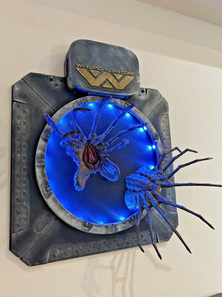 Alien Facehuggers Vent Wall Hanger LED Remote Control 16 Colour