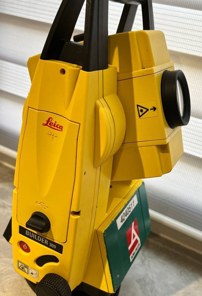 Leica Builder 309 9" Construction Total Station