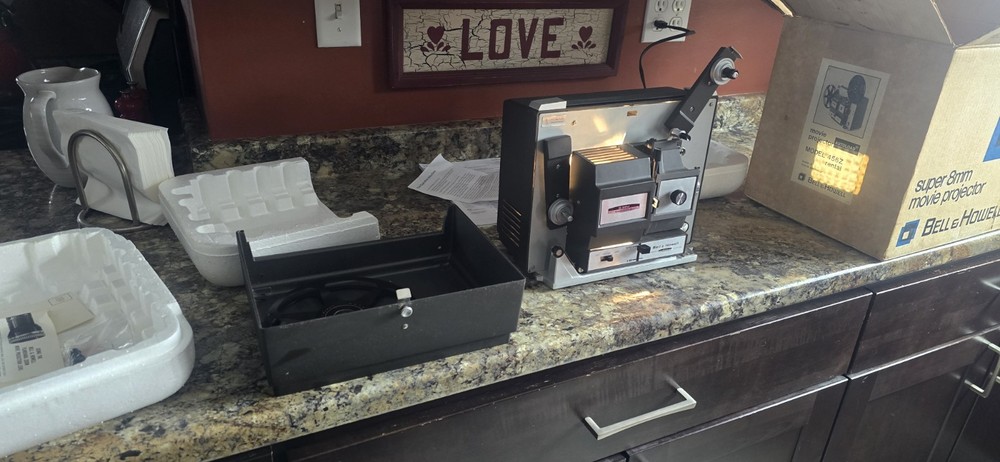 Bell & Howell Autoload 8MM Super - Model 456Z - Original Box - Perfect