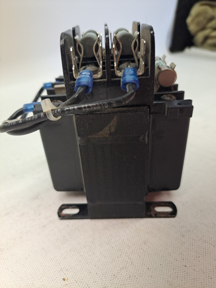 Cutler Hammer C0100E2AFB D Dry Type, Ventilated Distribution Transformer USED