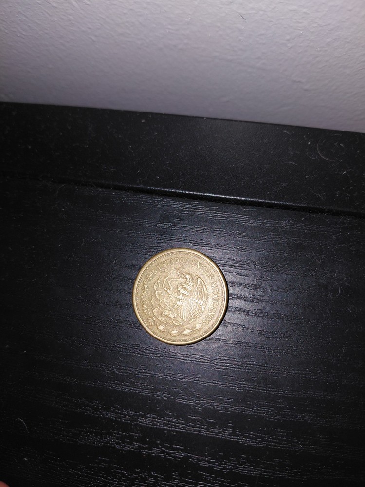 1984 V. CARANZA  $100 PESO COIN