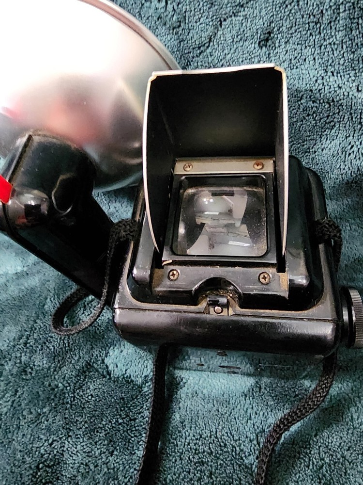Vintage Argus 75 Seventy Five 620 Camera with Flash