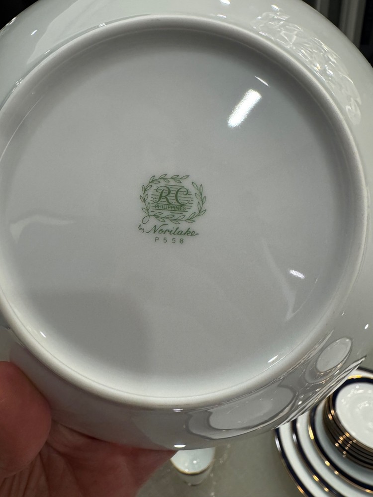 Noritake Fremont Dinnerware Ser, Service for 6