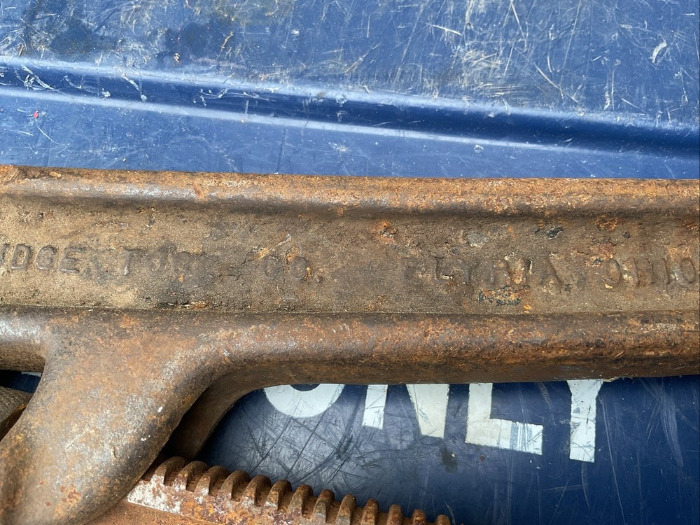 RIDGID 36 In Curved Pipe Wrench